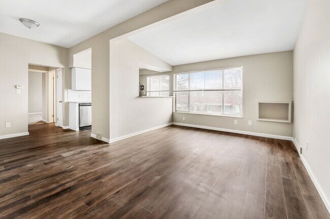 Foto del edificio - 24571 Kelly Rd