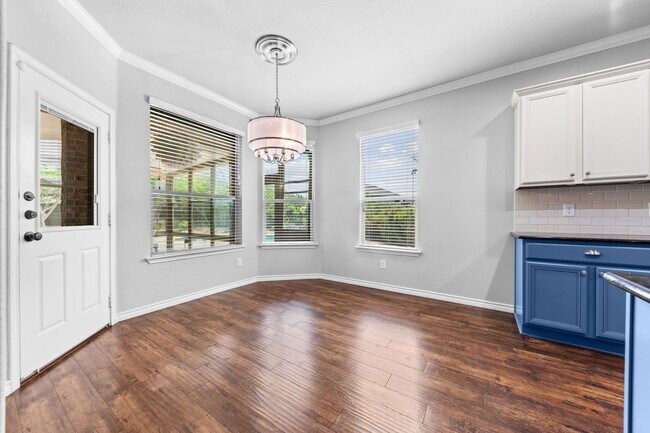 Foto del edificio - 5705 Fenton Ln