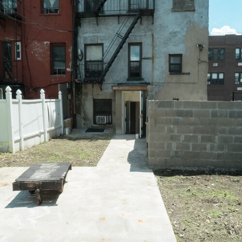 Foto del edificio - 804 Driggs Ave