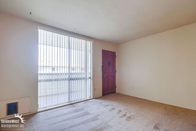 Foto del edificio - Cozy 2Bdm 1Ba Condo Located In Serra Mesa Neighborhood of San Diego