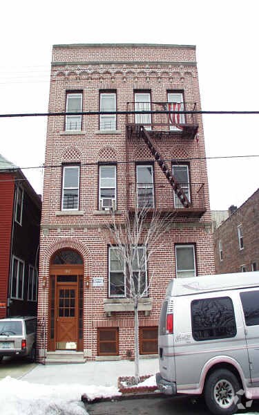 Primary Photo - 1852 Fowler Ave