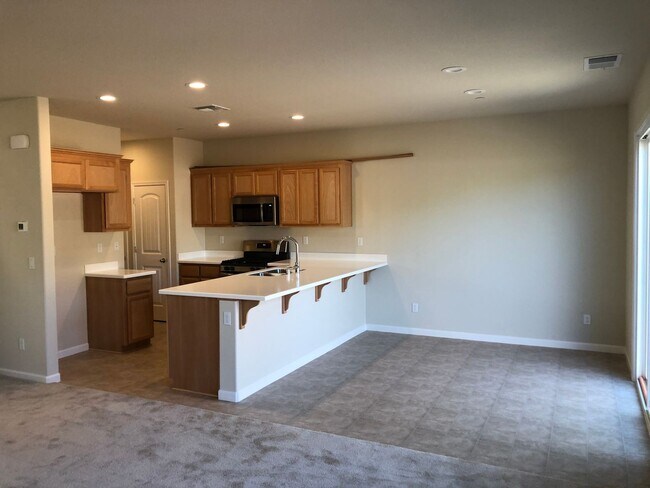 Building Photo - Modesto 3 Bedroom 2.5 Bath Newer Construction