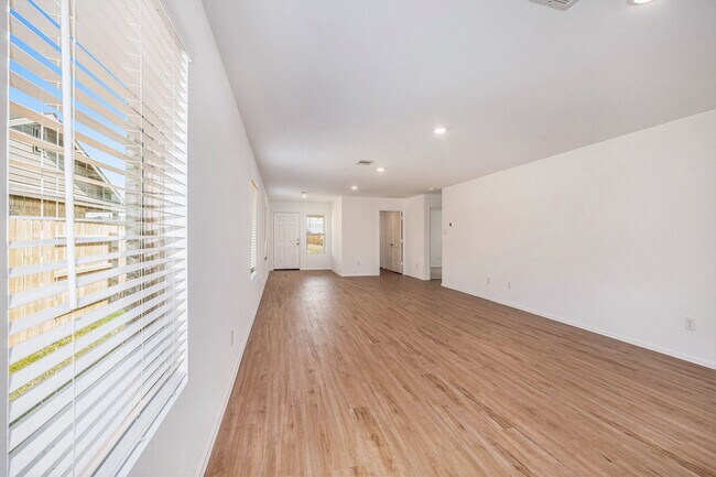 Building Photo - 1118 Millers Pass Dr