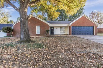 Building Photo - 8439 River Glen Dr