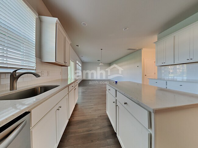 Building Photo - 139 Stagecoach Ave