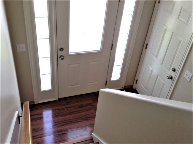 Building Photo - 929 Canfield Dr