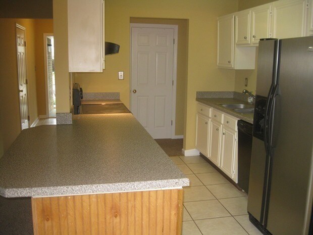Foto del edificio - 3 BR Ranch.  Privacy Fenced Backyard.   20260604
