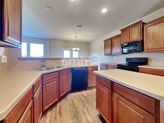 Building Photo - 1703 Chadwick Dr