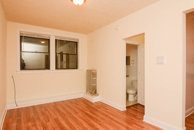 Foto del edificio - 1742 N Humboldt Blvd