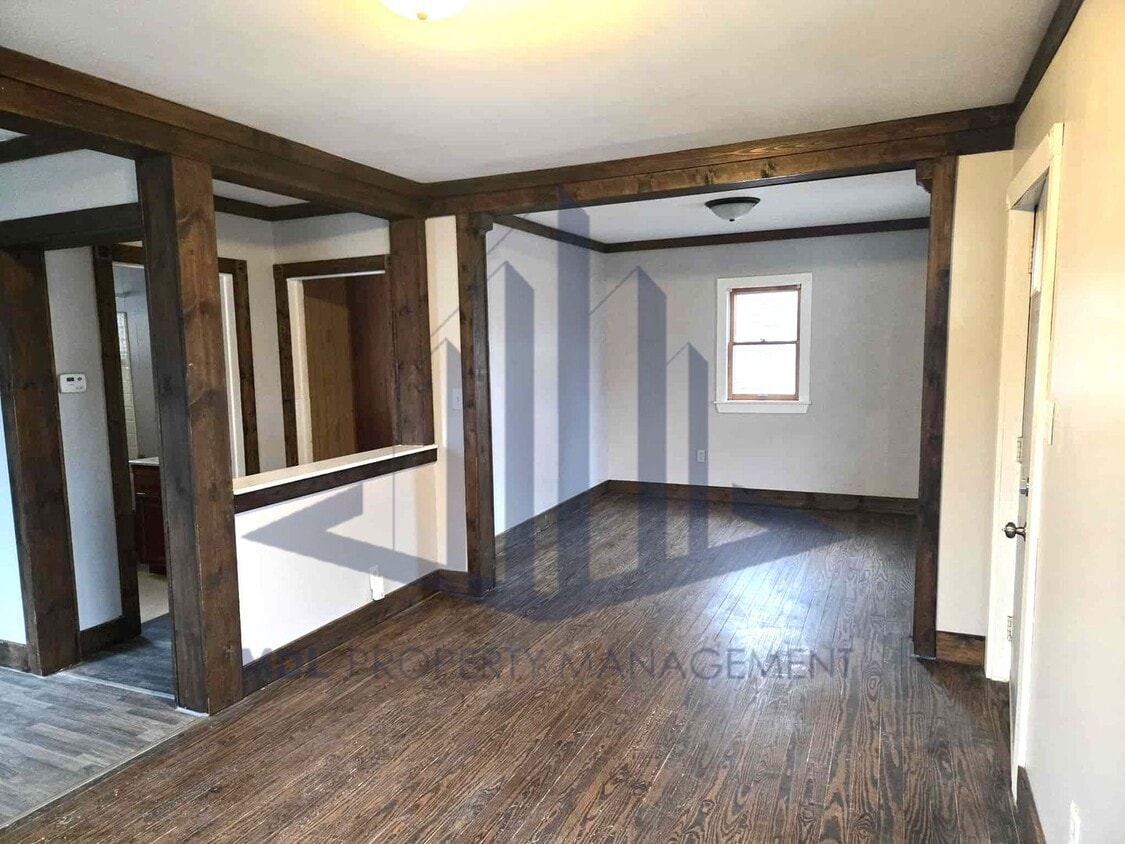 Foto principal - Charming and Affordable 1 bed 1 bath