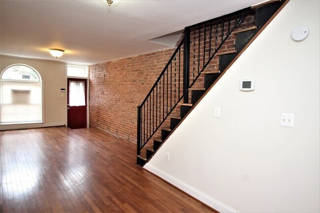 Foto del edificio - 1819 Jackson St