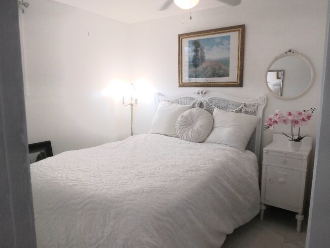 Foto del edificio - 8035 NW 120th St