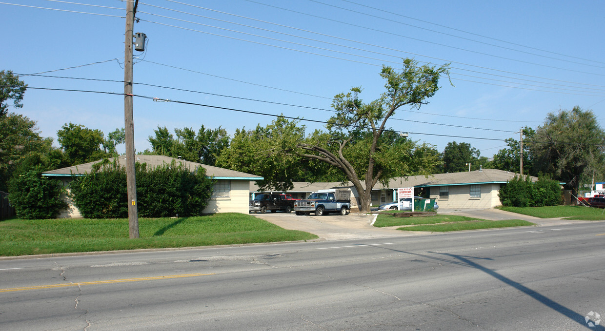 Foto principal - 626 S Sheridan Rd