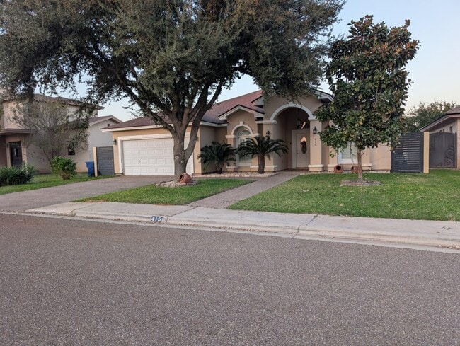 Foto del edificio - 415 Starling Creek Loop