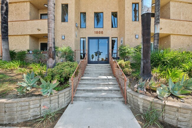 Foto del edificio - Casa Verde at Canyon Crest Hills Apartments