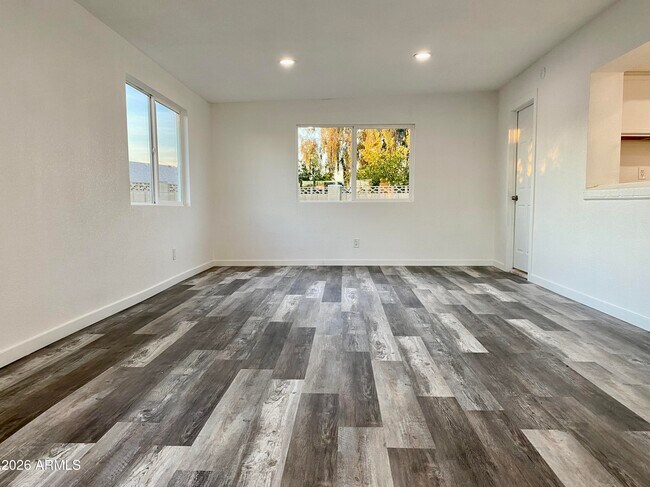 Foto del edificio - 2121 W Sequoia Dr