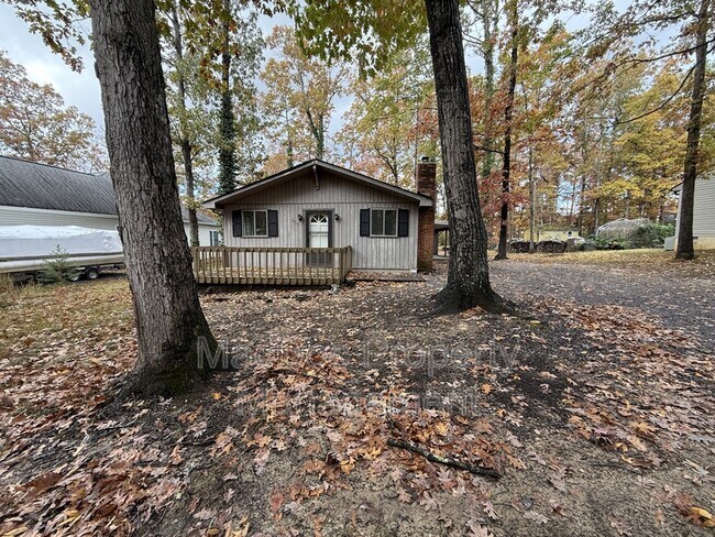 Foto del edificio - 900 Lakeview Pkwy