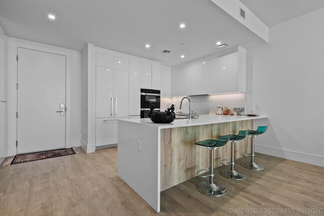 Foto del edificio - 220 Lake Shore Dr