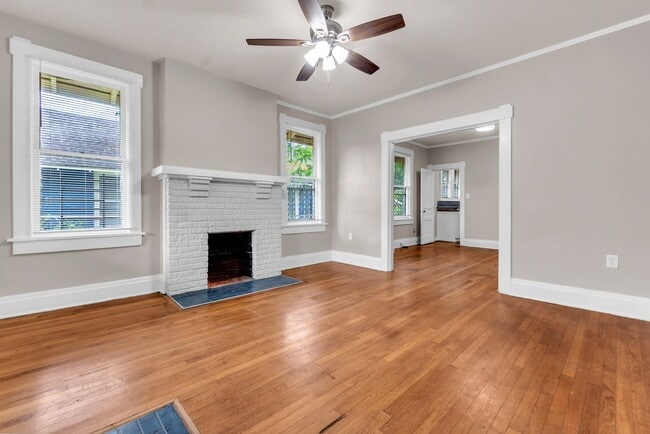 Building Photo - 342 N Claybrook St
