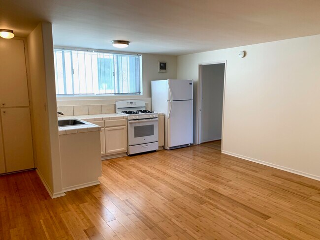 Kitchen to Bedroom - 20 Topsail St