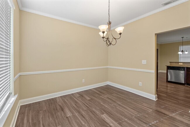 Building Photo - Welcome Home to the Silver Ridge Community!