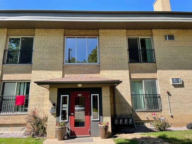 Foto del edificio - 1316 Hooker Ave