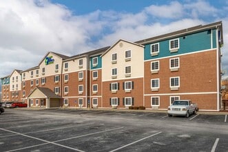 Building Photo - Furnished Studio-Cincinnati - Florence - Airport