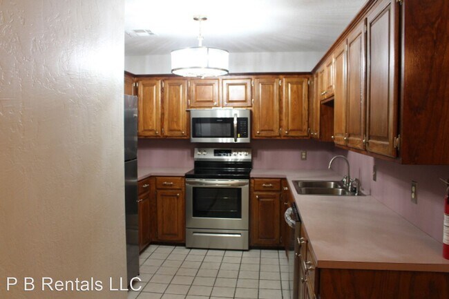 Building Photo - 3 br, 2 bath House - 6718 NW Maple drive