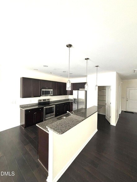 Foto del edificio - 171 Highland Dr