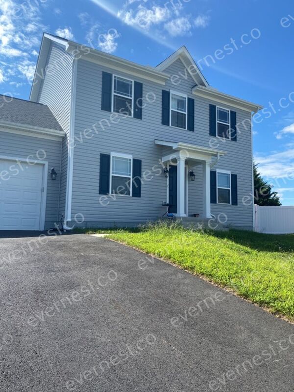 Primary Photo - 102 Ridgeway St