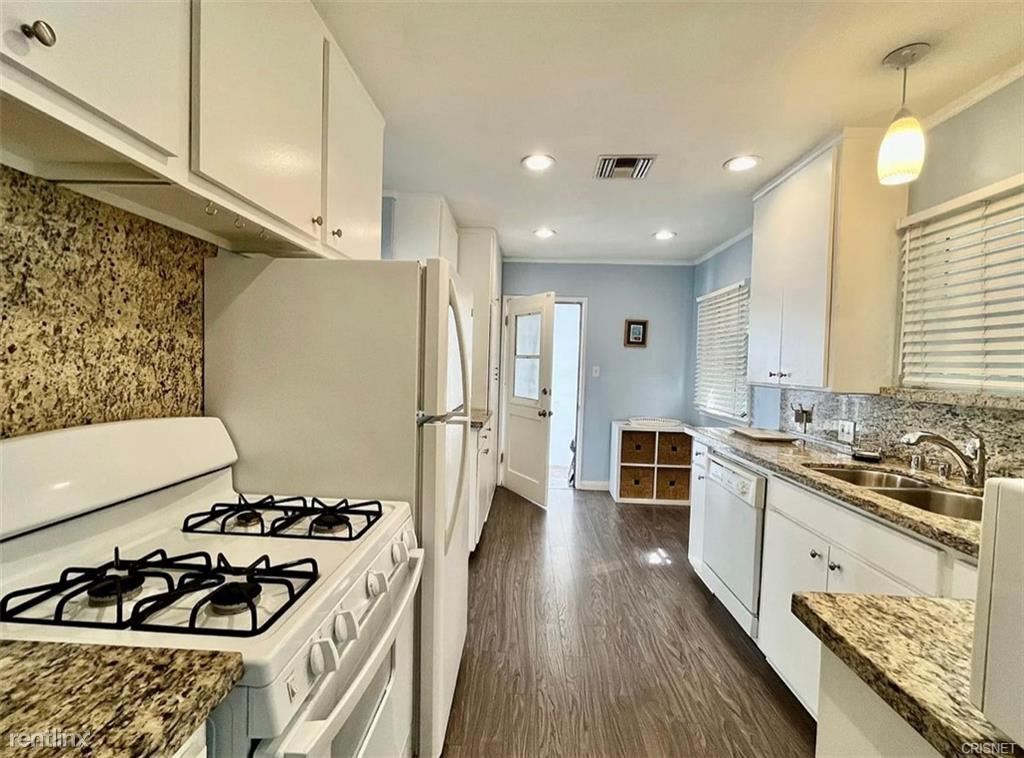 Primary Photo - 3 br, 3 bath House - 12454 Kling St