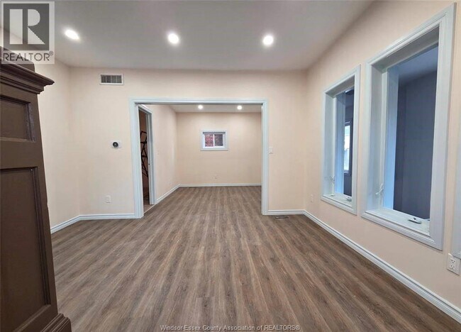 Building Photo - 3284 Baby St