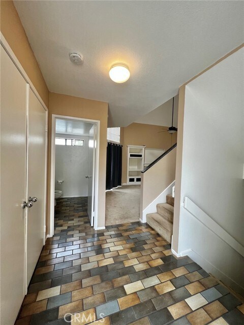 Building Photo - 5846 E Creekside Ave