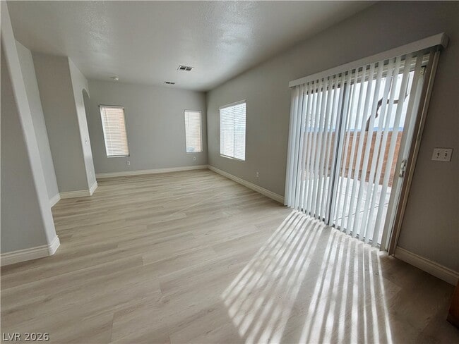 Building Photo - 5615 W Sun Temple Ave