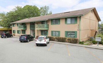 Building Photo - 3765 Crown Point Rd