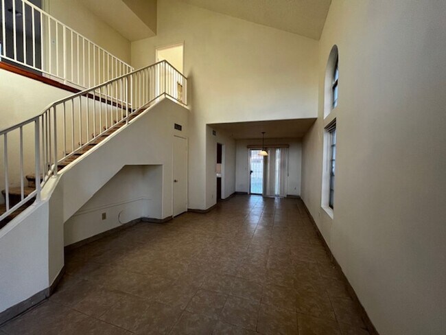 Foto del edificio - Spacious Home Located on a Nice Cul-De-Sac!