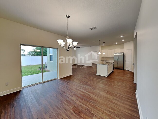 Building Photo - 864 Heavenly Drive