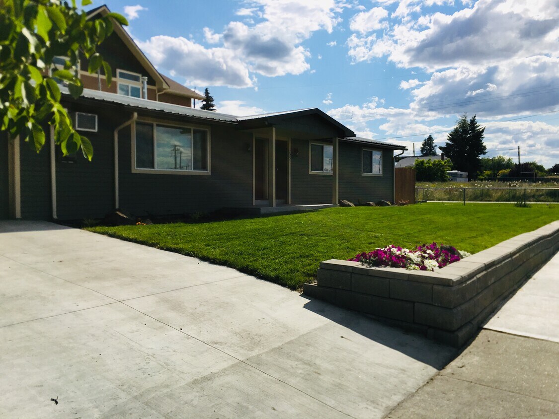 Foto principal - 722 E 5th Ave