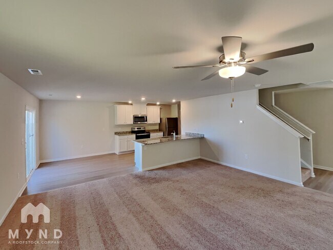 Building Photo - 5012 Golden Flyer Ln