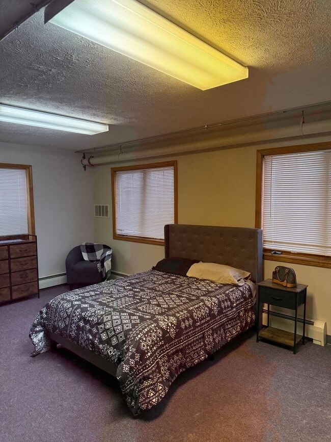 Building Photo - 104 State St