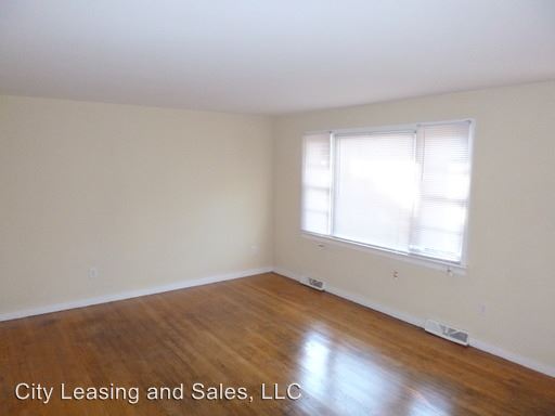 Building Photo - 961 Kingsway Rd