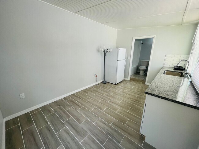 Foto del edificio - 3705 19th St W