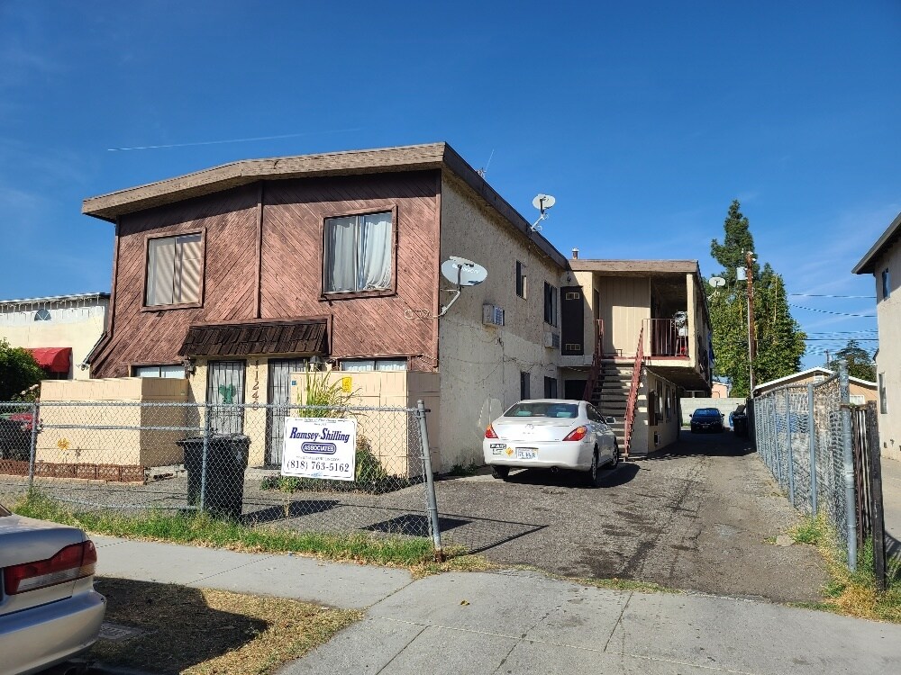 Primary Photo - 11249 Emelita St