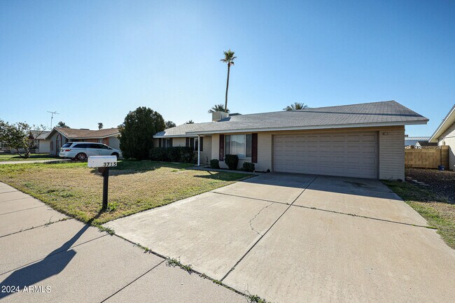 Building Photo - 3715 W Yucca St