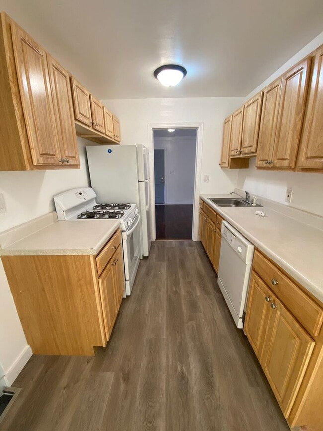 Building Photo - 2 Bedroom | 1 Bathroom Single-Family Home Near OSU – Pets Welcome!