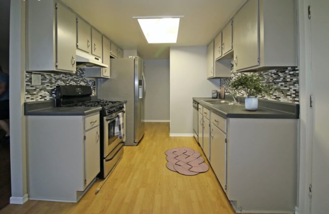 Building Photo - 1520 Sutter Dr