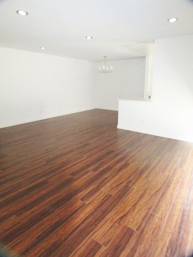 Foto del edificio - 811 N Alfred St