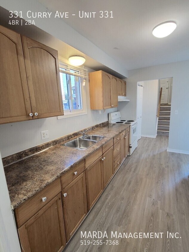 Photo principale - SPACIOUS 4 BED/2 BATH DUPLEX - NEAR UOFW +...