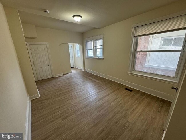 Building Photo - 5711 Chestnut St