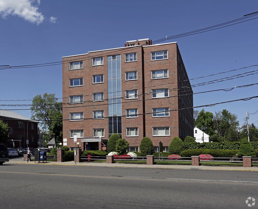 The Summit House Apartments in Arlington, MA